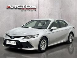 Srebrny Używany 2021 Toyota Camry Comfort Sedan/Limuzyna | 97 900 zł