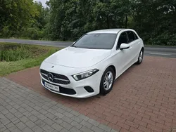 Biały Używany 2019 Mercedes A180 Hatchback | 79 900 zł (Dobra cena)