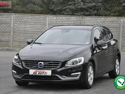 Czarny Używany 2015 Volvo V60 Momentum Kombi | 41 900 zł (Uczciwa cena)