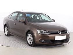 Brązowy Używany 2013 VW Jetta Sedan/Limuzyna | 33 999 zł (Dość drogi)