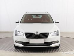 Biały Używany 2018 Skoda Superb Kombi | 67 999 zł (Uczciwa cena)