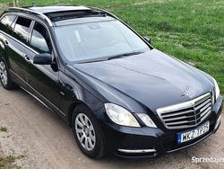 Czarny Używany 2010 Mercedes E350 Kombi | 44 999 zł