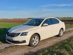 Biały Używany 2019 Skoda Octavia Hatchback | 48 000 zł (Uczciwa cena)