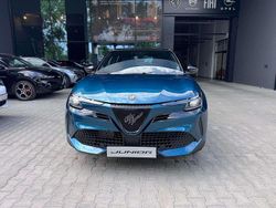 Lakier metalizowany niebieski z czarnym dachem navigli Nowe 2025 Alfa Romeo Junior SUV | 149 618 zł