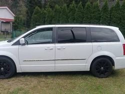Biały Używany 2014 Chrysler Town & Country Van | 37 000 zł (Dość drogi)