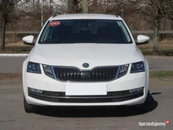 Biały Używany 2020 Skoda Octavia Kombi | 47 499 zł (Super Cena)