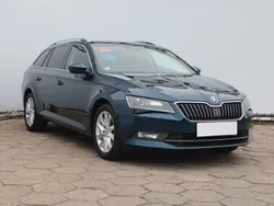 Niebieski Używany 2019 Skoda Superb Kombi | 49 999 zł (Super Cena)