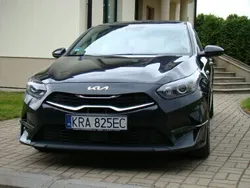 Czarny Używany 2023 Kia Ceed Hatchback | 65 900 zł (Uczciwa cena)