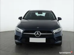 Niebieski Używany 2021 Mercedes A250 Hatchback | 99 999 zł