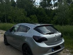 Szary Używany 2013 Opel Astra Hatchback | 31 800 zł (Uczciwa cena)