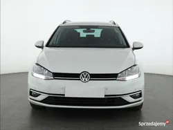 Biały Używany 2019 VW Golf VII Kombi | 47 999 zł (Uczciwa cena)