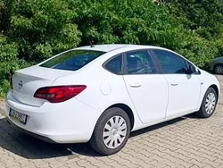 Biały Używany 2018 Opel Astra Sedan/Limuzyna | 40 000 zł (Dobra cena)