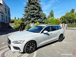 Szary Używany 2022 Volvo V60 Momentum Kombi | 99 800 zł (Super Cena)