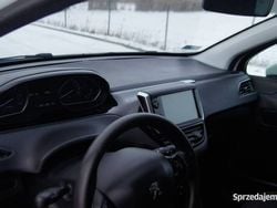 Biały Używany 2017 Peugeot 208 Hatchback | 25 000 zł (Uczciwa cena)