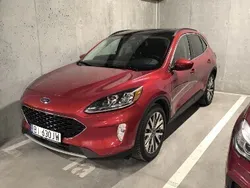 Czerwony Używany 2021 Ford Escape SUV | 99 000 zł