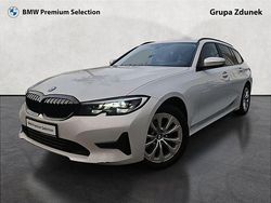 Biel mineralna metalizowany Używany 2022 BMW 320 Advantage Kombi | 99 900 zł (Dobra cena)