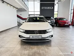 Biały Używany 2020 VW Passat Business Kombi | 82 900 zł (Dość drogi)