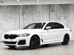 Biel alpejska Używany 2022 BMW 530e Shadowline Sedan/Limuzyna | 184 700 zł (Super Cena)