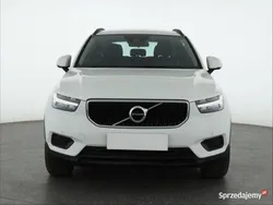 Biały Używany 2020 Volvo XC40 SUV | 98 499 zł (Super Cena)