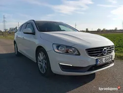Biały Używany 2014 Volvo V60 Kombi | 44 000 zł (Uczciwa cena)