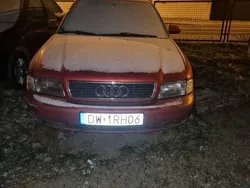 Czerwony Używany 1996 Audi A4 Sedan/Limuzyna | 1600 zł (Dobra cena)