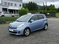 Niebieski (metalik) Używany 2011 Toyota Verso-S Minivan | 18 500 zł