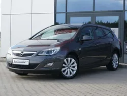 Szary Używany 2011 Opel Astra Kombi | 26 799 zł (Uczciwa cena)