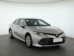 Beżowy Używany 2020 Toyota Camry Sedan/Limuzyna | 99 999 zł (Uczciwa cena)