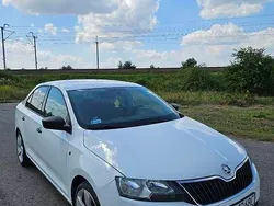 Biały Używany 2014 Skoda Rapid Sedan/Limuzyna | 21 500 zł (Drogi)