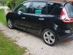 Czarny Używany 2011 Renault Scénic III Minivan | 19 300 zł (Uczciwa cena)