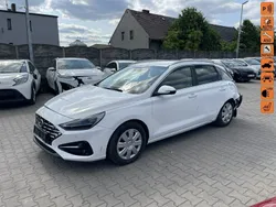 Biały (metalik) Używany 2024 Hyundai i30 Kombi | 19 900 zł