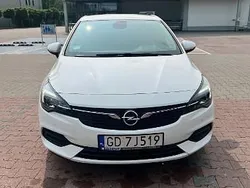 Biały Używany 2019 Opel Astra Hatchback | 43 900 zł (Uczciwa cena)