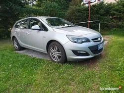 Srebrny Używany 2015 Opel Astra Kombi | 17 500 zł (Dobra cena)