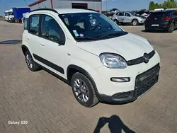 Biały Używany 2018 Fiat Panda 4x4 Hatchback | 26 900 zł