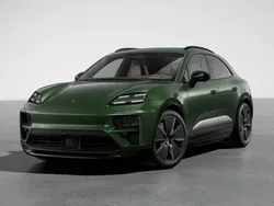 Oak green metallic neo Nowe 2024 Porsche Macan Turbo SUV | 629 274 zł