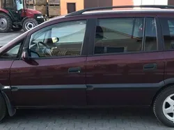 Bordowy Używany 2001 Opel Zafira Minivan | 4000 zł