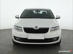 Biały Używany 2016 Skoda Octavia Hatchback | 44 999 zł (Uczciwa cena)