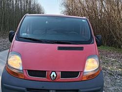 Czerwony Używany 2001 Renault Trafic Van | 8999 zł (Uczciwa cena)