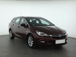 Brązowy Używany 2018 Opel Astra Kombi | 37 999 zł (Dobra cena)