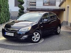 Czarny (metalik) Używany 2010 Opel Astra Hatchback | 19 900 zł (Uczciwa cena)