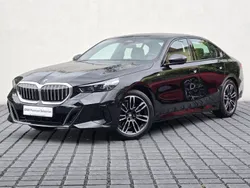Czarny szafir metalizowany Używany 2024 BMW 520 Comfort Edition Sedan/Limuzyna | 255 500 zł (Dobra cena)