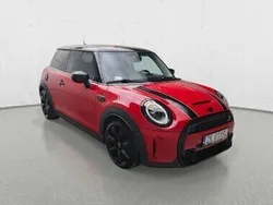 Czerwony Używany 2021 Mini Cooper Hatchback | 115 005 zł