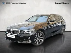 Czarny Używany 2021 BMW 320 Luxury Line Kombi | 159 900 zł