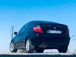 Czarny Używany 2001 Mercedes C180 | 7400 zł