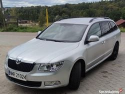Srebrny Używany 2011 Skoda Superb Kombi | 17 000 zł (Uczciwa cena)