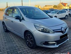 Srebrny (metalik) Używany 2014 Renault Scénic III Bose Edition Minivan | 21 800 zł (Uczciwa cena)