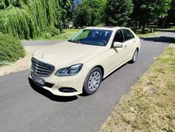 Żółty Używany 2013 Mercedes E200 Sedan/Limuzyna | 34 999 zł