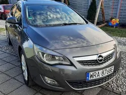 Szary Używany 2011 Opel Astra Kombi | 21 900 zł (Uczciwa cena)