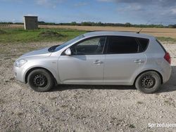 Srebrny Używany 2007 Kia Ceed 2 Hatchback | 9500 zł (Dość drogi)