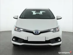 Biały Używany 2017 Toyota Auris Hybrid Hatchback | 65 999 zł (Uczciwa cena)
